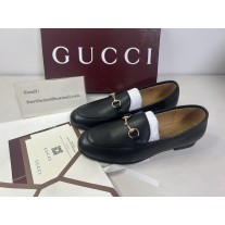 Women's Gucci Jordaan loafer in black leather