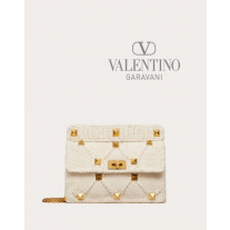 Shop fake valentino yorkdale toronto Large Roman Stud Knitted Bag With Chain for Woman in Ecru