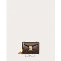 Replica valentino yorkdale toronto One Stud Nappa Bag With Chain for Woman in Fondant
