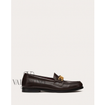 Knockoff valentino Ottawa Vlogo Chain Calfskin Loafer for Man in Bitter Chocolate
