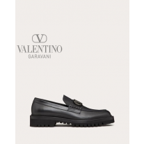 Fake Valentino toronto Vlogo Signature Calfskin Loafer for Man in Black