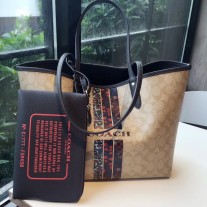 Coach Reversible City Tote In Signature Canvas 59458