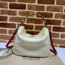 Gucci Diana Medium Shoulder Bag 746124 White