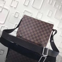 Louis Vuitton District PM Shoulder Bag N41031