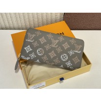 Louis Vuitton Zippy Wallet Mahina Leather M82647