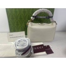 Gucci Diana small shoulder bag in white leather 