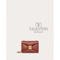 Shop fake valentino yorkdale toronto One Stud Nappa Bag With Chain for Woman in Gingerbread