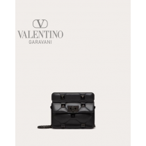 reps valentino canada locations Online Exclusive Small Nappa Roman Stud The Shoulder Bag With Chain And Tone-on-tone Studs for Woman in Black