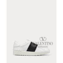 high quality fake valentino canada sale Rockstud Untitled Sneaker In Calfskin Leather With Tonal Studs for Woman in White/ Black