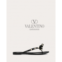 Knock off valentino canada store Rubber Rockstud Thong for Woman in Black