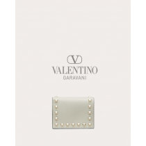 Knockoff valentino Ottawa Small Rockstud Calfskin Wallet for Woman in Light Ivory