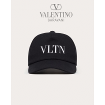 Real quality fake valentino canada Vltn Baseball Cap for Man in Black/white