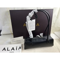 Alaïa Le Teckel Medium Bag In Nubuk Calfskin Black