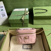 Gucci Gg Matelassé Top Handle Mini 723770