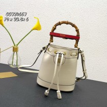 Gucci Diana Mini Bucket Bag 724667 White