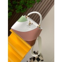 Louis Vuitton Capucines Medium M59864