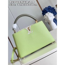 Louis Vuitton Capucines Taurillon Studded MM MInt