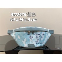 Louis Vuitton Discovery Bumbag Monogram M22576