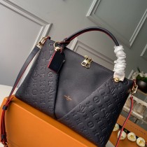 Louis Vuitton V Tote MM M44397
