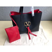 Valentino Garavani E/w Vring Grainy Calfskin Tote Bag Black