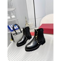 Valentino Garavani Rockstud Beatle Chelsea 20mm Ankle Boots Calf Black