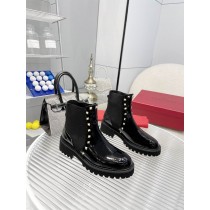 Valentino Garavani Rockstud Beatle Chelsea 20mm Ankle Boots Patent Black