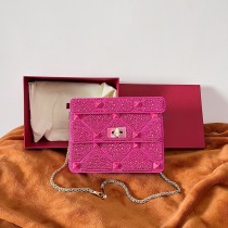 Valentino Garavani Roman Stud Medium Shoulder Bag 25CM Diamond Pattern Pink